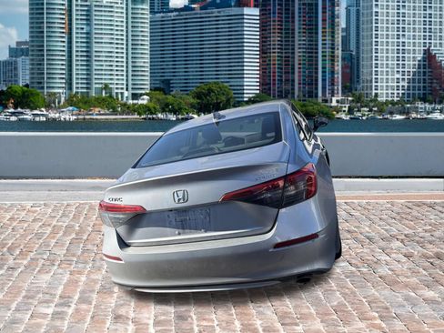 Used 2023 Honda Civic Sport image 5
