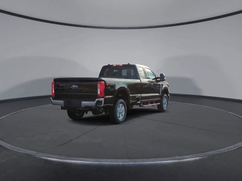 Used 2025 Ford F350 XLT w/ FX4 Off-Road Package image 8
