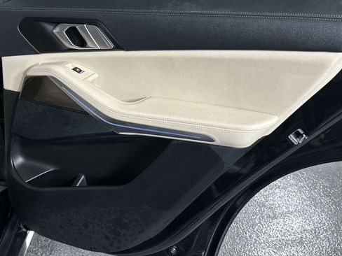 Used 2022 BMW X5 xDrive45e image 32