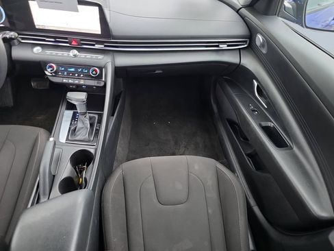 Certified 2024 Hyundai Elantra SEL FWD image 15