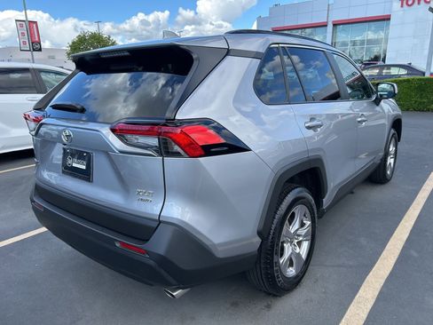 Used 2025 Toyota RAV4 XLE w/ Convenience Package image 4