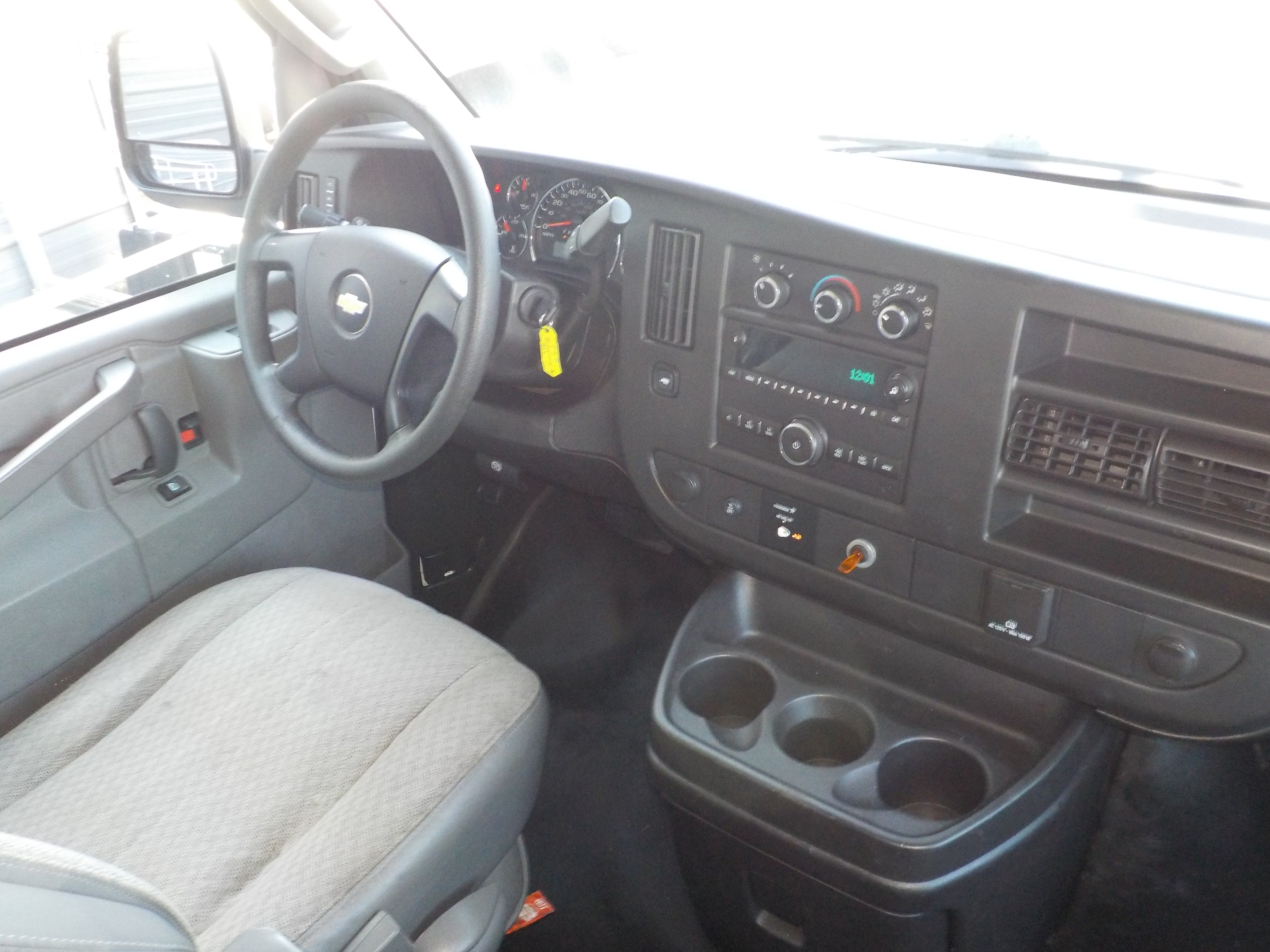 Used 2016 Chevrolet Express 2500 w/ Cold Climate Package RWD image 22