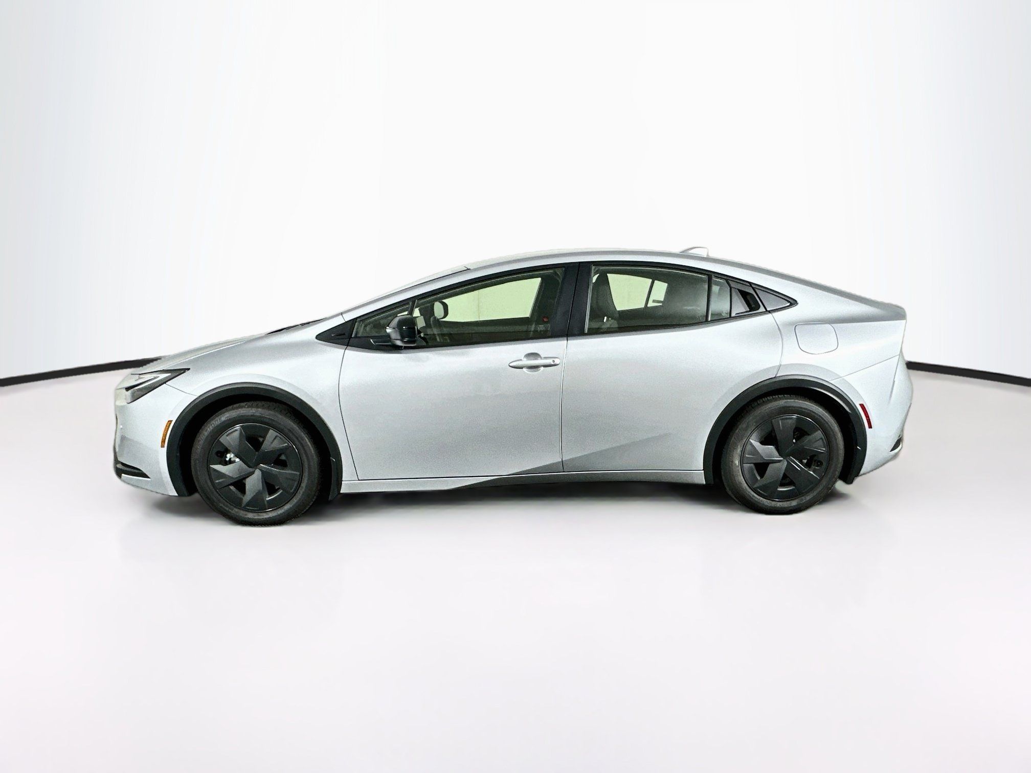 Used 2025 Toyota Prius Plug-In Hybrid FWD image 4