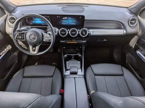 Used 2023 Mercedes-Benz EQB 300 4MATIC w/ Exclusive Package image 25