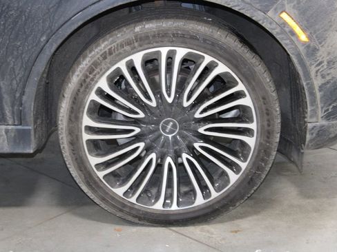 Used 2023 Lincoln Aviator Black Label w/ Dynamic Handling Package image 12