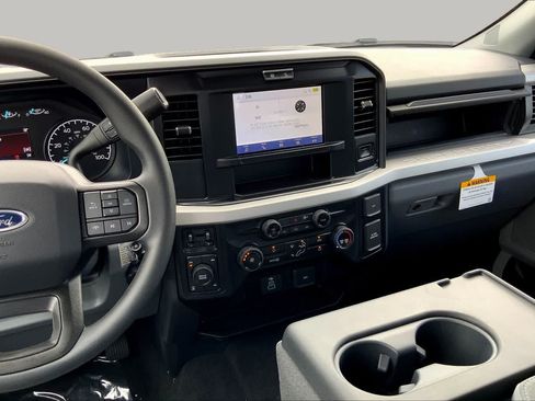 New 2026 Ford F250 XLT w/ FX4 Off-Road Package AWD/4WD image 6
