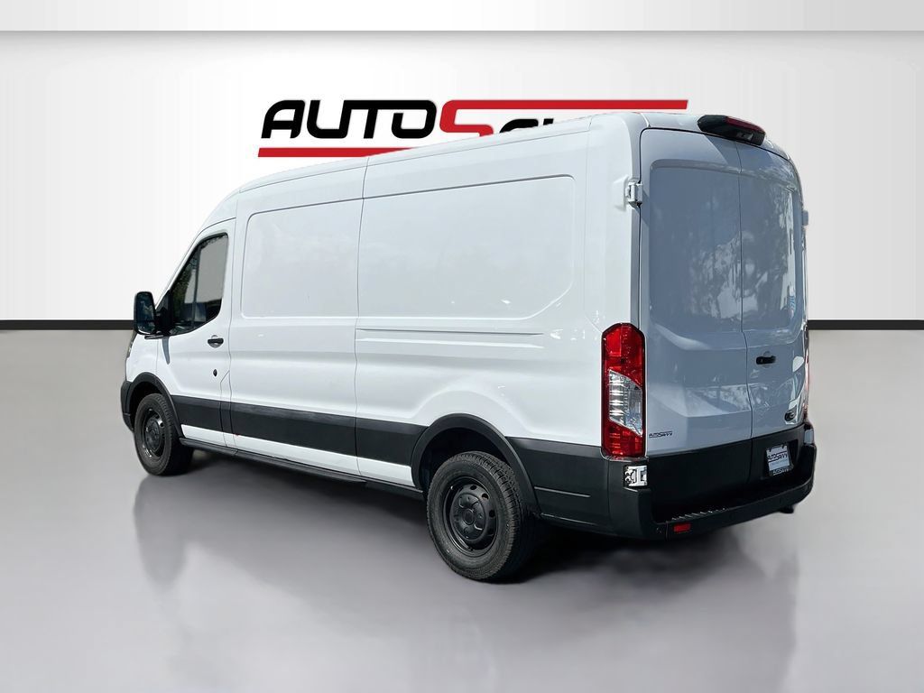 Used 2023 Ford Transit 250 Medium Roof RWD image 5