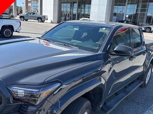 Used 2025 Toyota Tacoma SR image 3