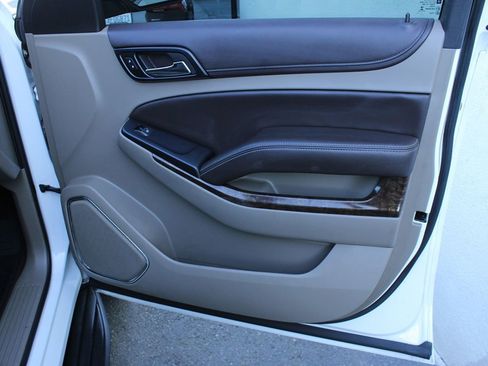 Used 2018 Chevrolet Suburban LS w/ All-Season Package image 26