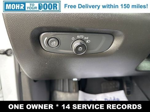 Used 2022 Chevrolet Traverse LS image 21