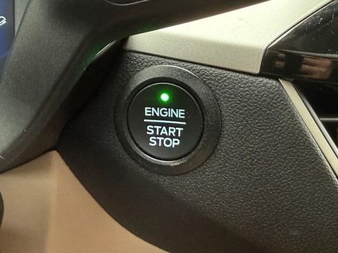 Used 2021 Ford Escape SEL w/ Technology Package FWD image 16