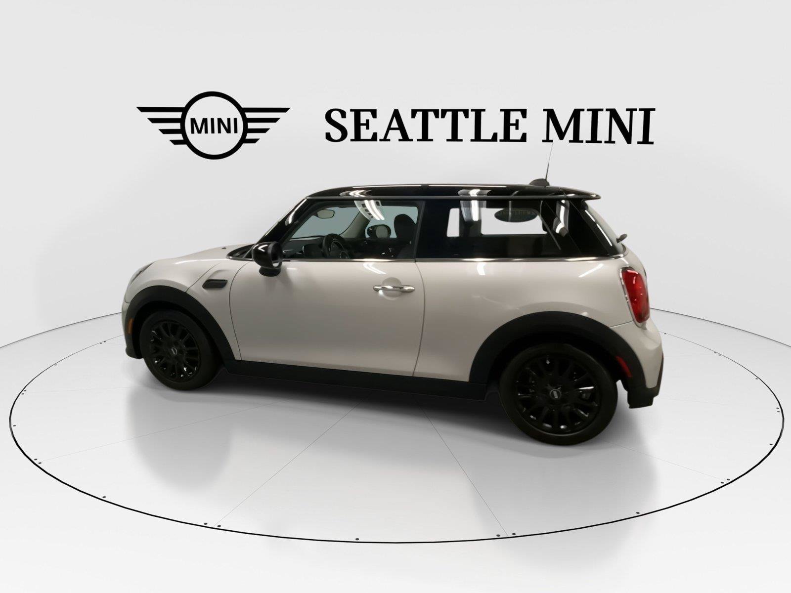 Used 2023 MINI Cooper 2-Door Hardtop FWD image 7