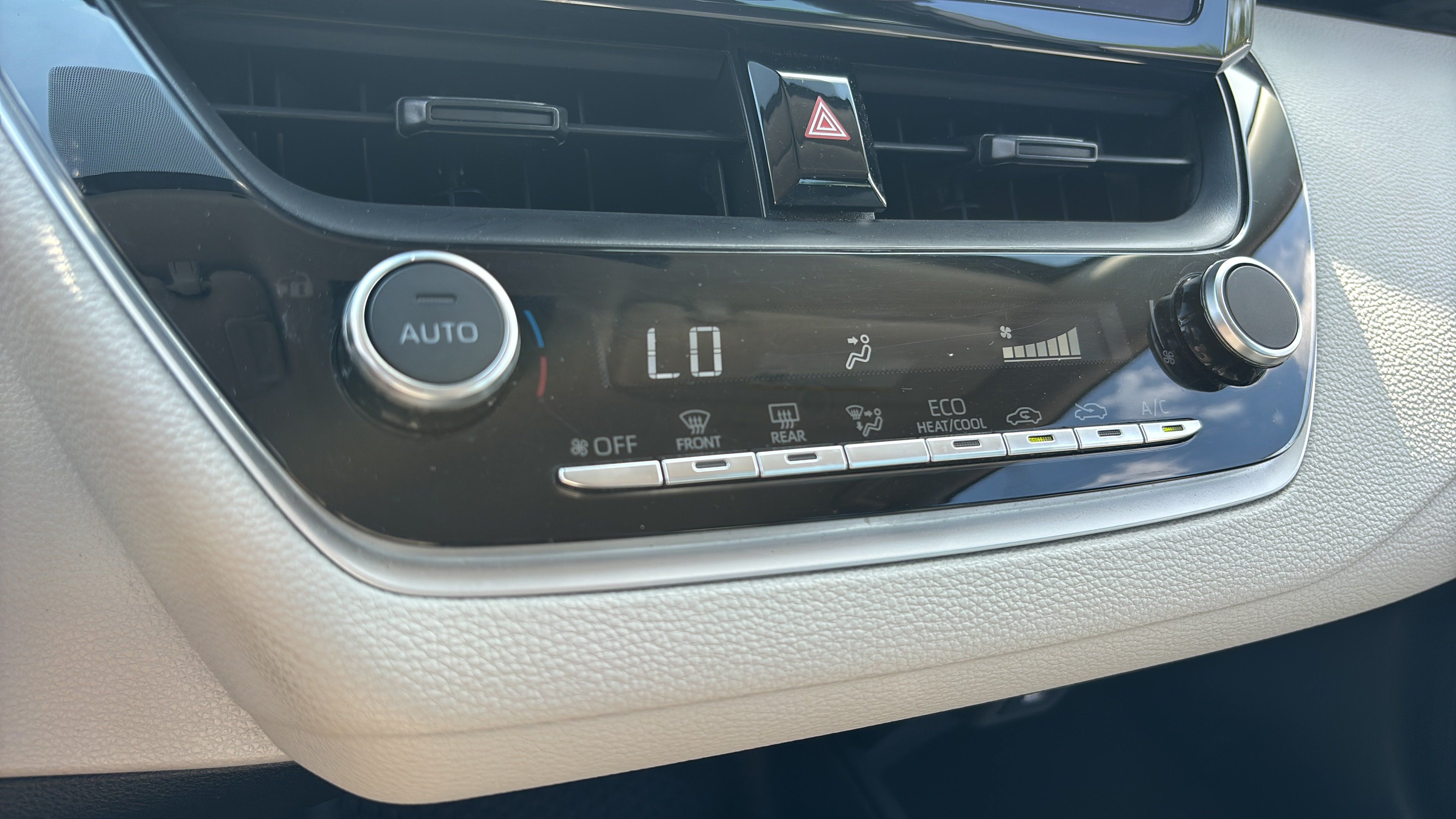 Used 2025 Toyota Corolla LE FWD image 19