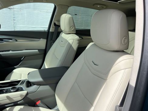 New 2026 Cadillac XT5 Premium Luxury image 10