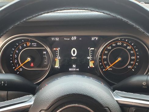 Used 2018 Jeep Wrangler Unlimited Sahara image 41