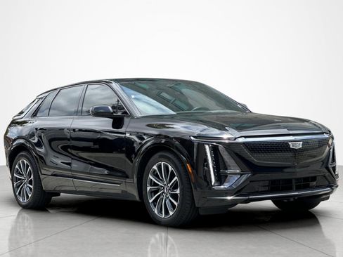 Used 2024 Cadillac Lyriq Sport AWD/4WD image 7