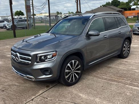 Used 2023 Mercedes-Benz GLB 250 4MATIC w/ Premium Package image 9