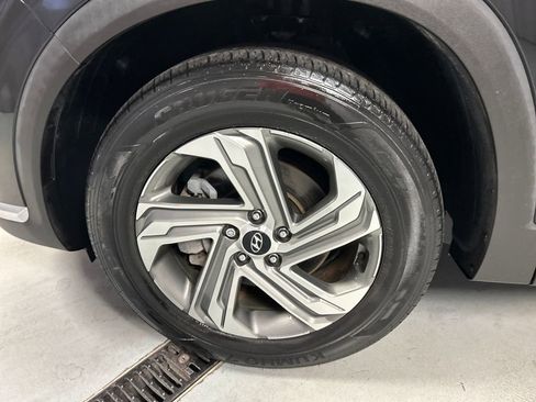 Used 2022 Hyundai Santa Fe SEL w/ Convenience Package image 9