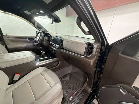 Used 2024 Chevrolet Silverado 1500 LTZ AWD/4WD image 29