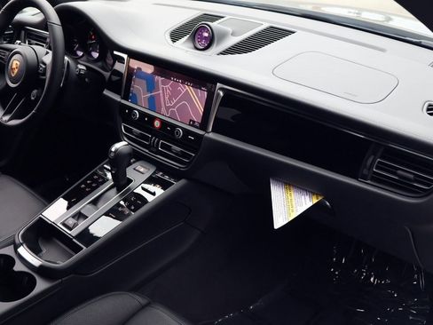New 2026 Porsche Macan Turbo image 25