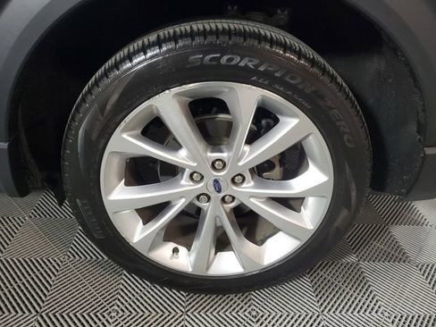 Used 2023 Ford Explorer Platinum w/ Technology Package image 10