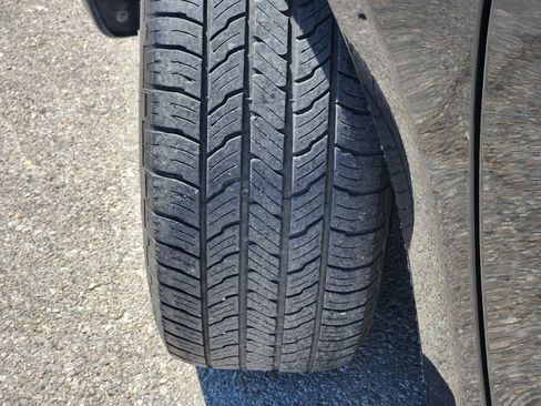 Used 2019 Chrysler Pacifica Touring-L w/ Advanced Safetytec Group FWD image 11