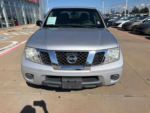 Used 2012 Nissan Frontier SV RWD image 8