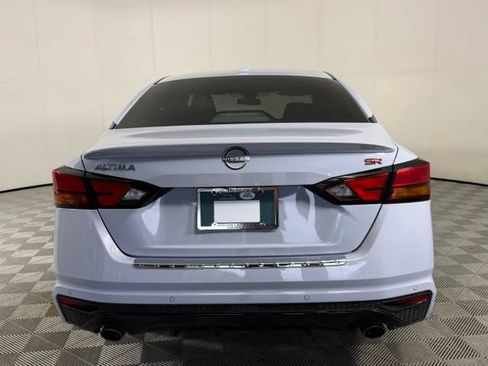 Used 2023 Nissan Altima 2.5 SR FWD image 4