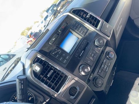 Used 2016 Ford F150 XLT image 7