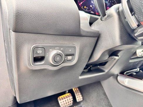 Certified 2024 Mercedes-Benz GLB 250 4MATIC image 7