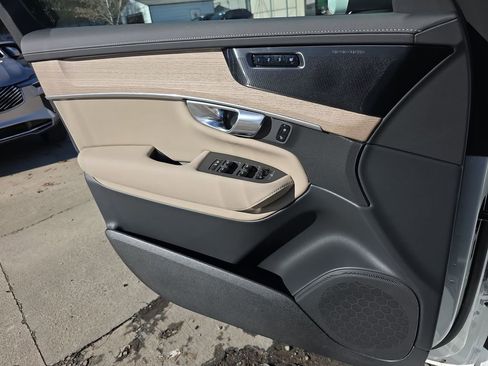 New 2026 Volvo XC90 B6 Plus w/ Protection Package Premier image 38