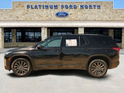 Used 2022 Chevrolet Traverse RS FWD image 3