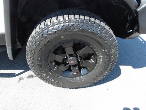 Used 2014 Toyota FJ Cruiser 4WD w/ Upgrade Package image 16