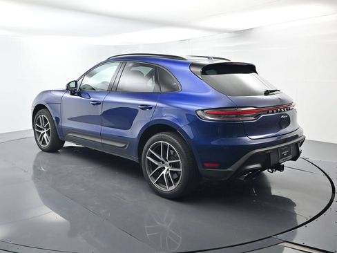 Certified 2025 Porsche Macan AWD/4WD image 3