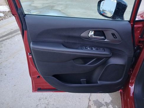 New 2026 Chrysler Pacifica Select image 11