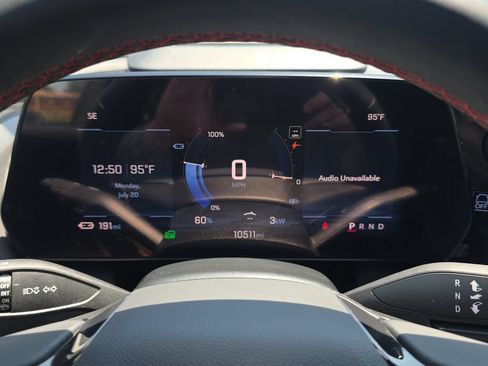 Used 2025 Chevrolet Equinox EV RS w/ Convenience Package II FWD image 10