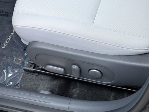 Used 2025 Hyundai Kona SEL FWD image 21