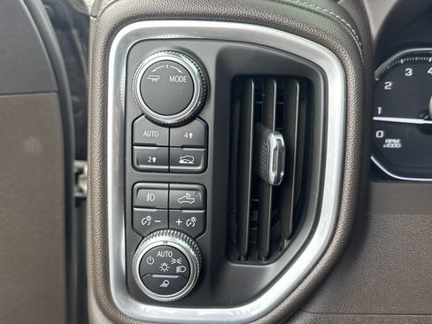 Used 2022 GMC Sierra 1500 SLT AWD/4WD image 28