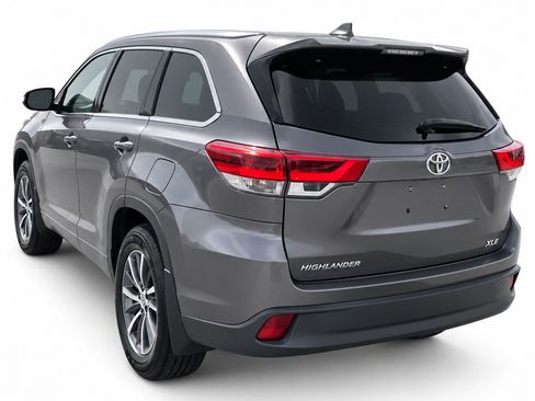 Used 2019 Toyota Highlander XLE AWD/4WD image 5