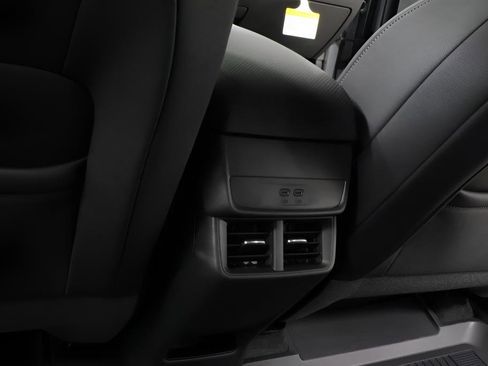 New 2026 Chevrolet Equinox LT w/ Convenience Package II FWD image 26