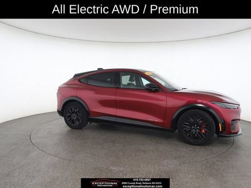 Used 2025 Ford Mustang Mach-E Premium w/ Sport Appearance Package AWD/4WD image 25