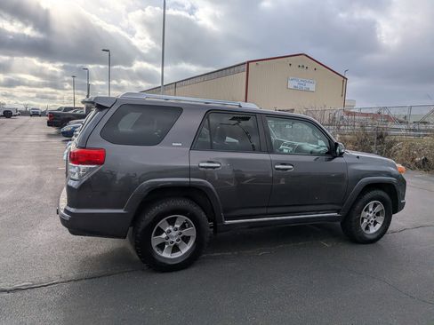 Used 2011 Toyota 4Runner SR5 image 12