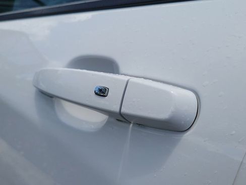 Used 2023 Chevrolet Equinox LS w/ LS Convenience Package FWD image 28
