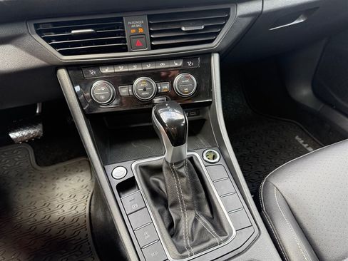 Used 2022 Volkswagen Jetta SE FWD image 20