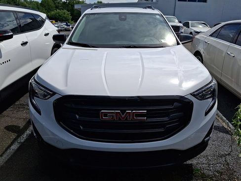 Certified 2021 GMC Terrain SLE w/ Driver Convenience Package AWD/4WD image 2