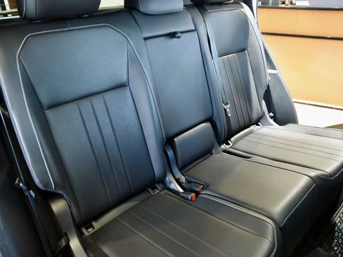 Used 2023 Volkswagen Tiguan SE image 22