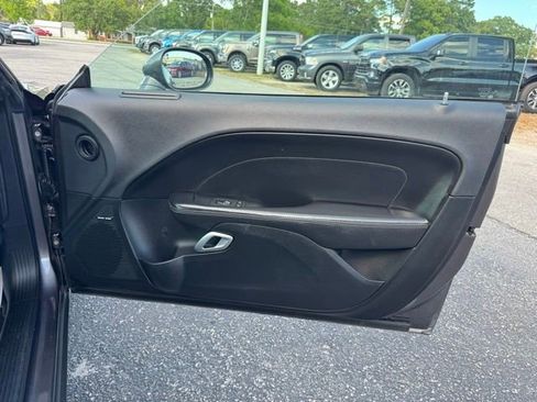 Used 2016 Dodge Challenger R/T Scat Pack w/ Leather Interior Group RWD image 10