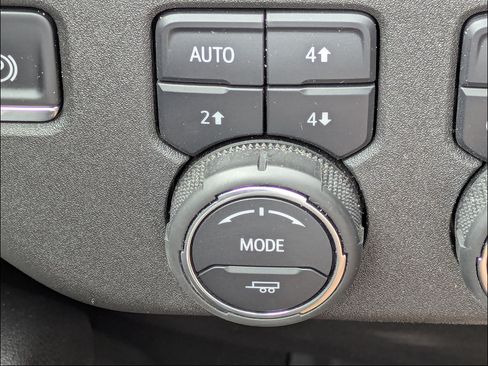 Used 2025 Chevrolet Silverado 1500 High Country AWD/4WD image 30