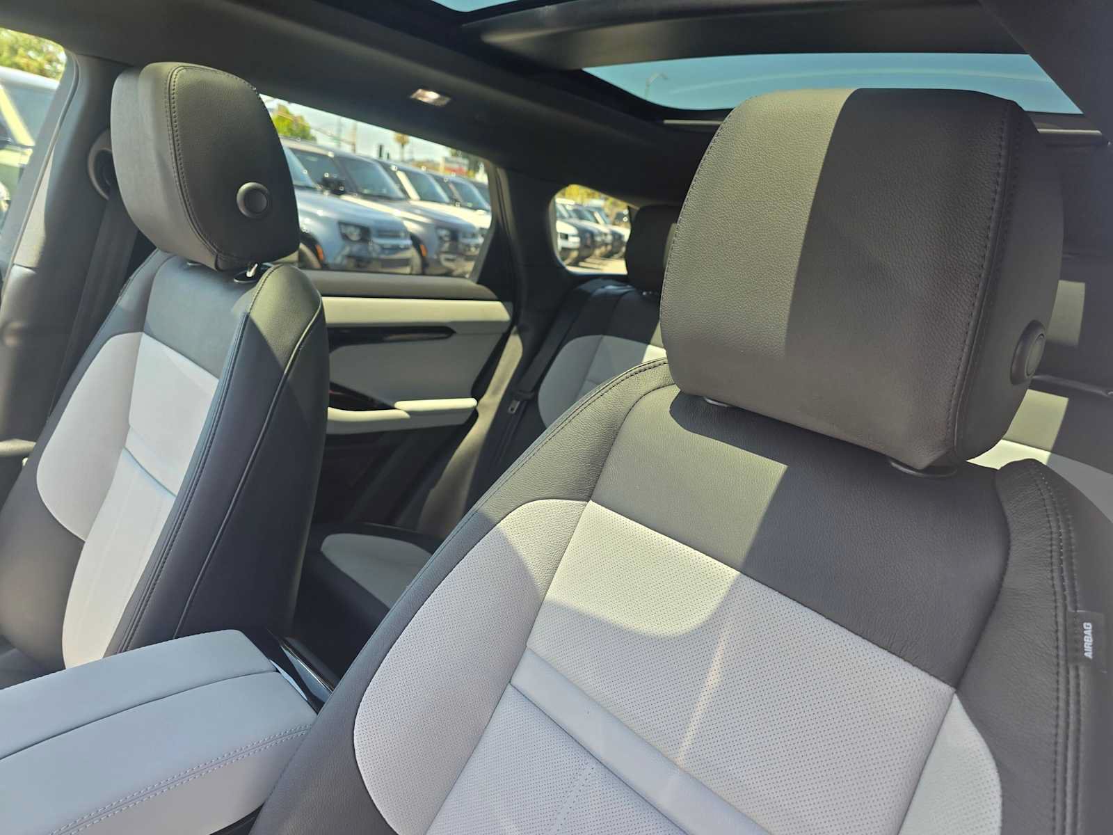 New 2026 Land Rover Range Rover Evoque Dynamic SE AWD/4WD image 24