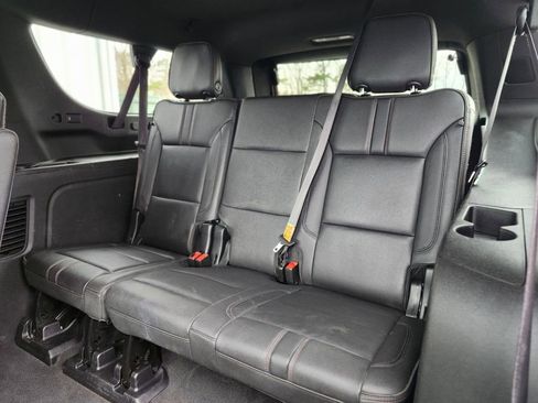 Used 2024 Chevrolet Suburban RST w/ Luxury Package image 16